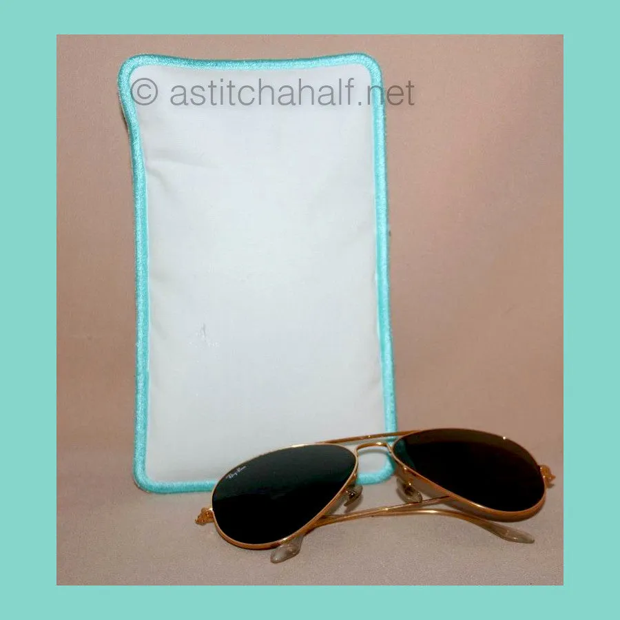 Birdie Bonnet Eyeglass Case