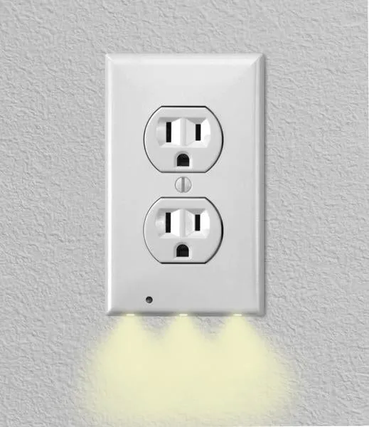 iTD Gear Wall Outlet Coverplate w/ LED Night Lights (Auto on/off)