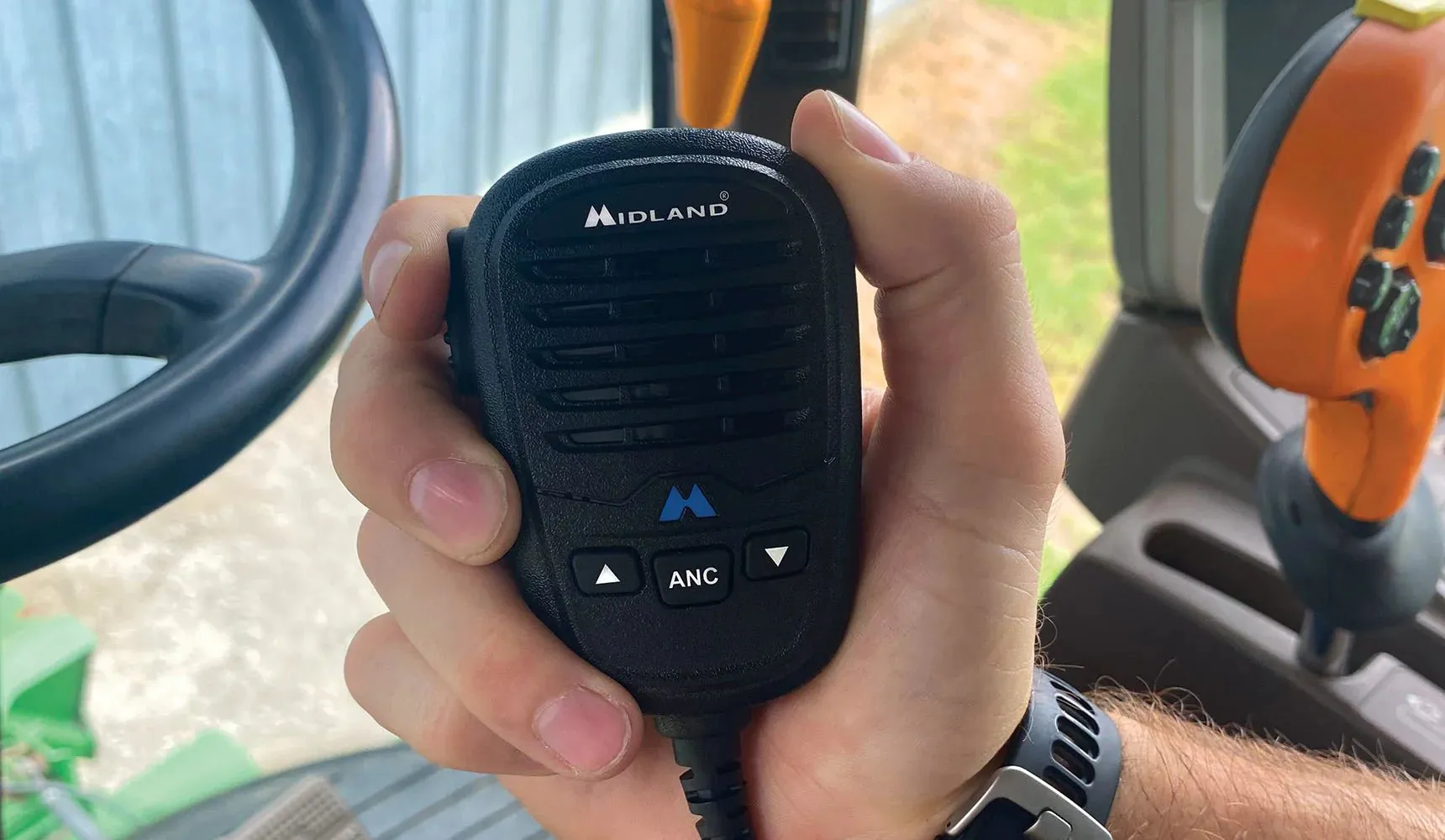 MIDLAND | MXT115AGVP3 Micromobile Farm Tractor Bundle