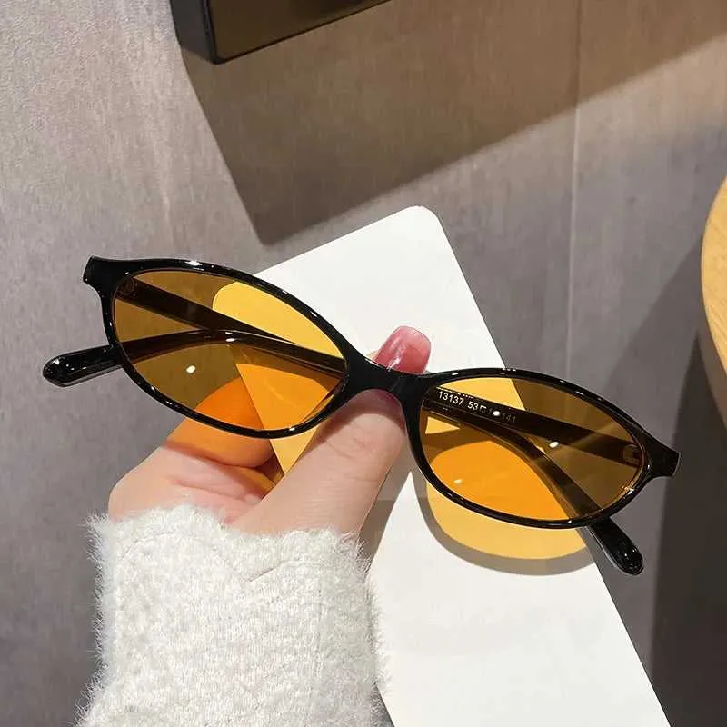 Retro Oval Frame Sunglasses