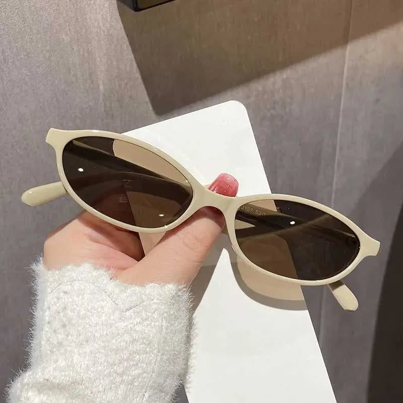 Retro Oval Frame Sunglasses