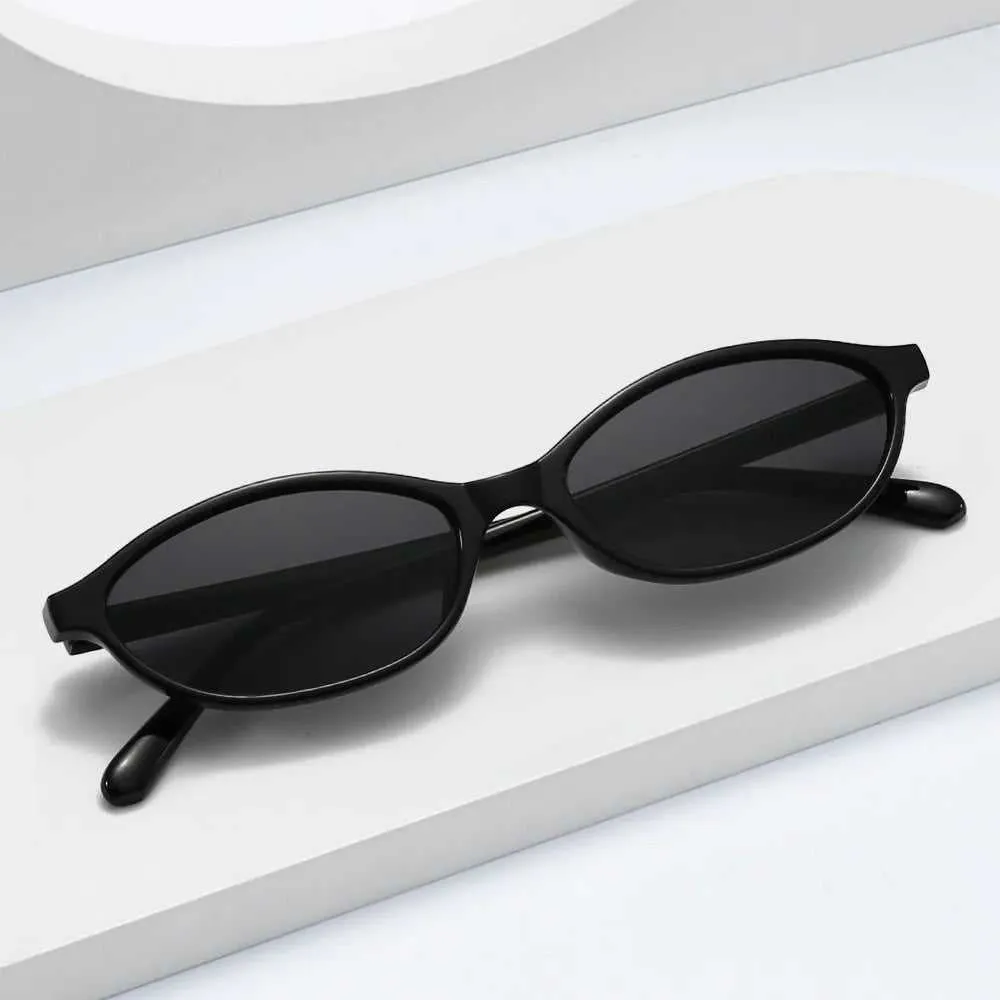 Retro Oval Frame Sunglasses