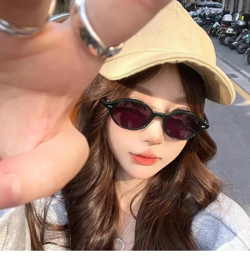 Retro Small Oval Sunglasses Women Men Rivets Shades Fashion Eyewear Luxury Sun Glasses UV400  Female