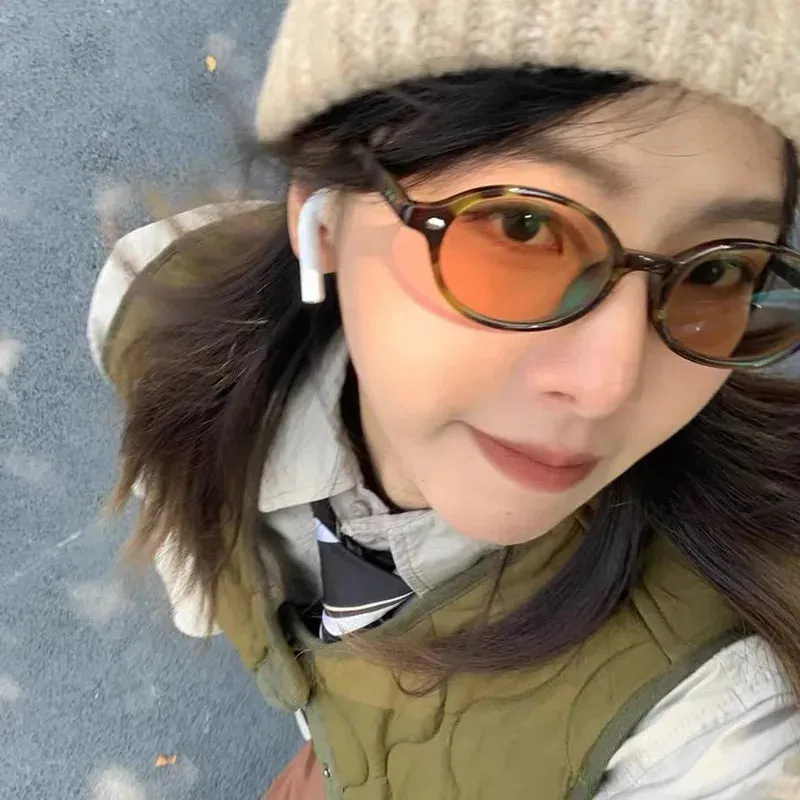 Retro Small Oval Sunglasses Women Men Rivets Shades Fashion Eyewear Luxury Sun Glasses UV400  Female